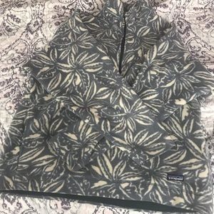 Men’s Patagonia quarter zip jacket